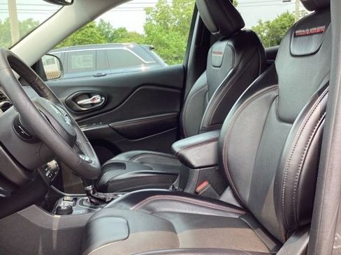 Used 2021 Jeep Cherokee Trailhawk w/ Premium Leather Package image 16