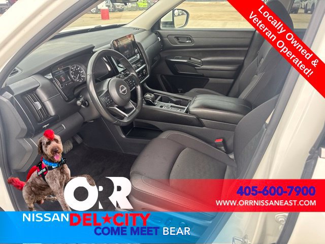 Used 2024 Nissan Pathfinder SV FWD image 13