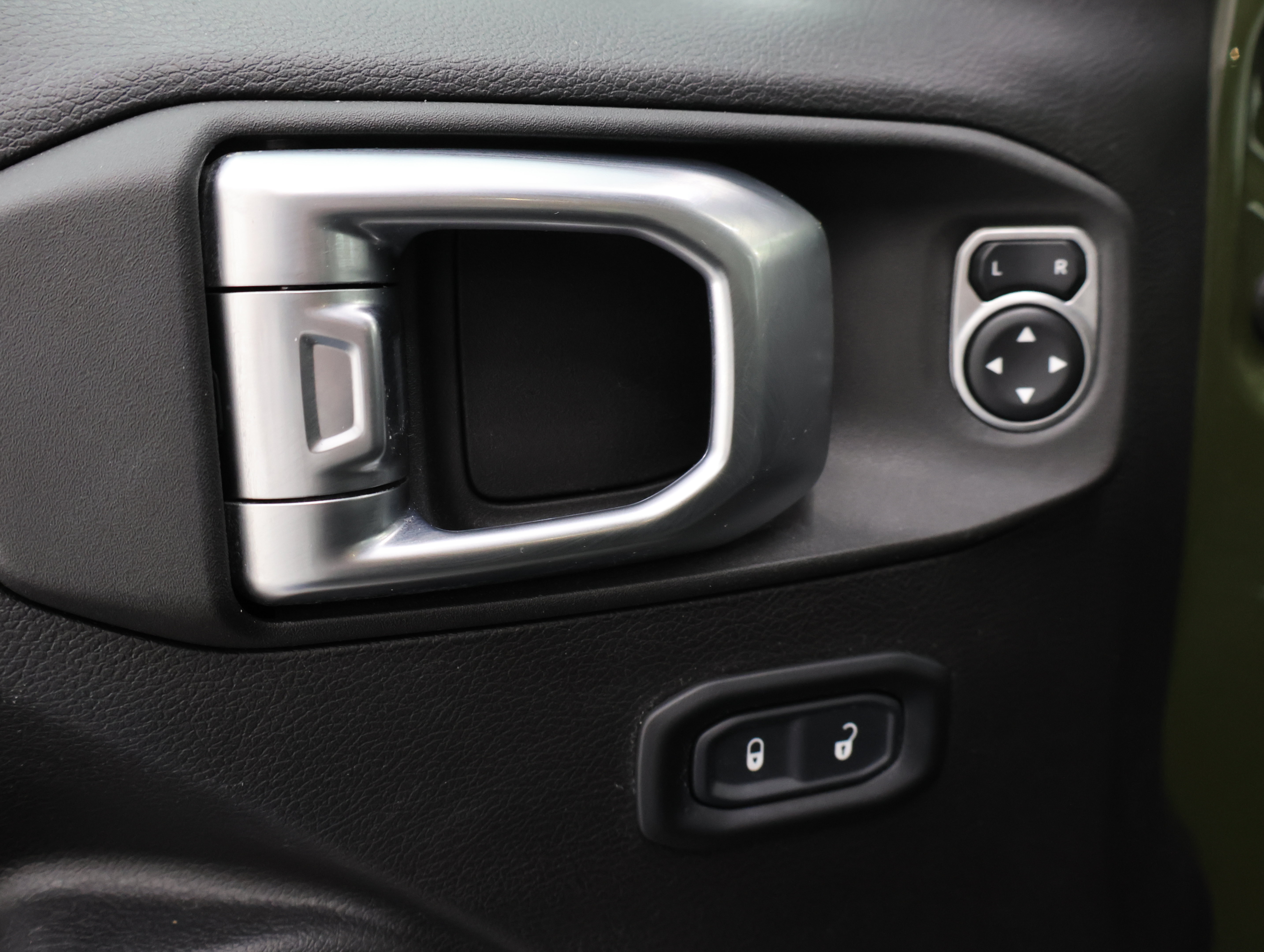 Used 2023 Jeep Wrangler Unlimited Sport AWD/4WD image 38
