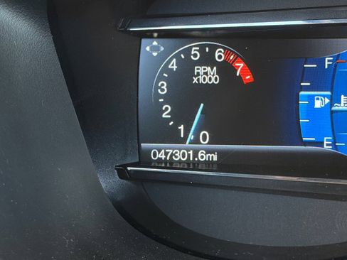 Used 2018 Ford Explorer XLT w/ Equipment Group 202A FWD image 30