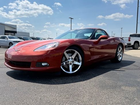 Used 2005 Chevrolet Corvette Coupe w/ Preferred Equipment Group RWD image 4