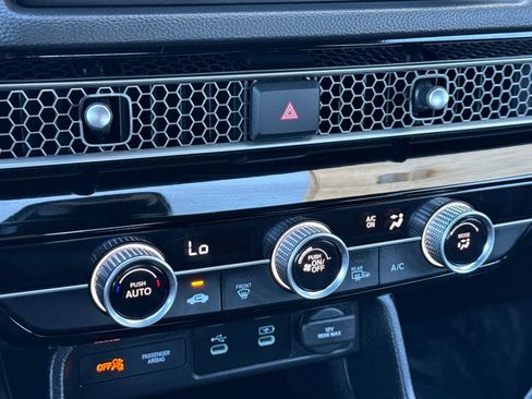 Used 2025 Honda Civic Sport image 18