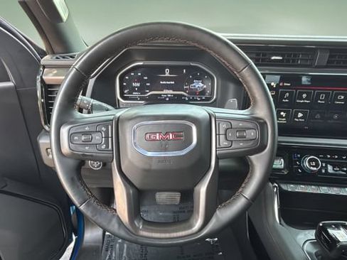 Used 2024 GMC Sierra 1500 AT4 w/ Technology Package AWD/4WD image 12