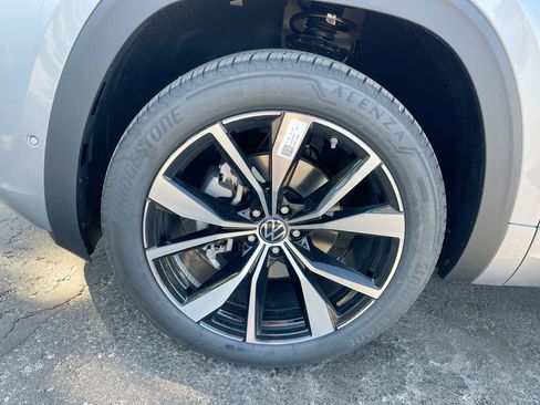 New 2026 Volkswagen Atlas Cross Sport SEL Premium R-Line AWD/4WD image 35