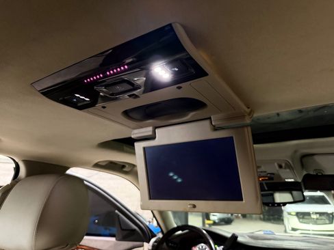 Used 2015 Cadillac Escalade Premium RWD image 29