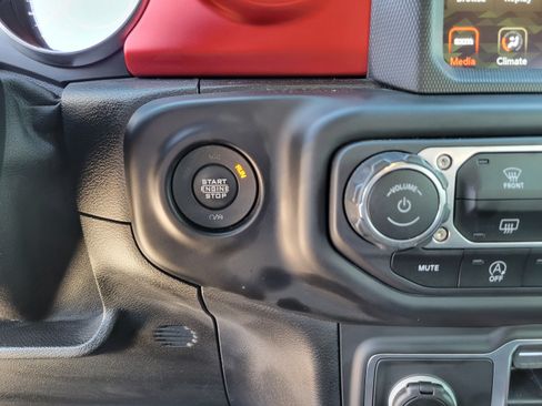 Used 2021 Jeep Wrangler Unlimited Rubicon AWD/4WD image 18