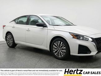 Used 2025 Nissan Altima 2.5 SV video 1