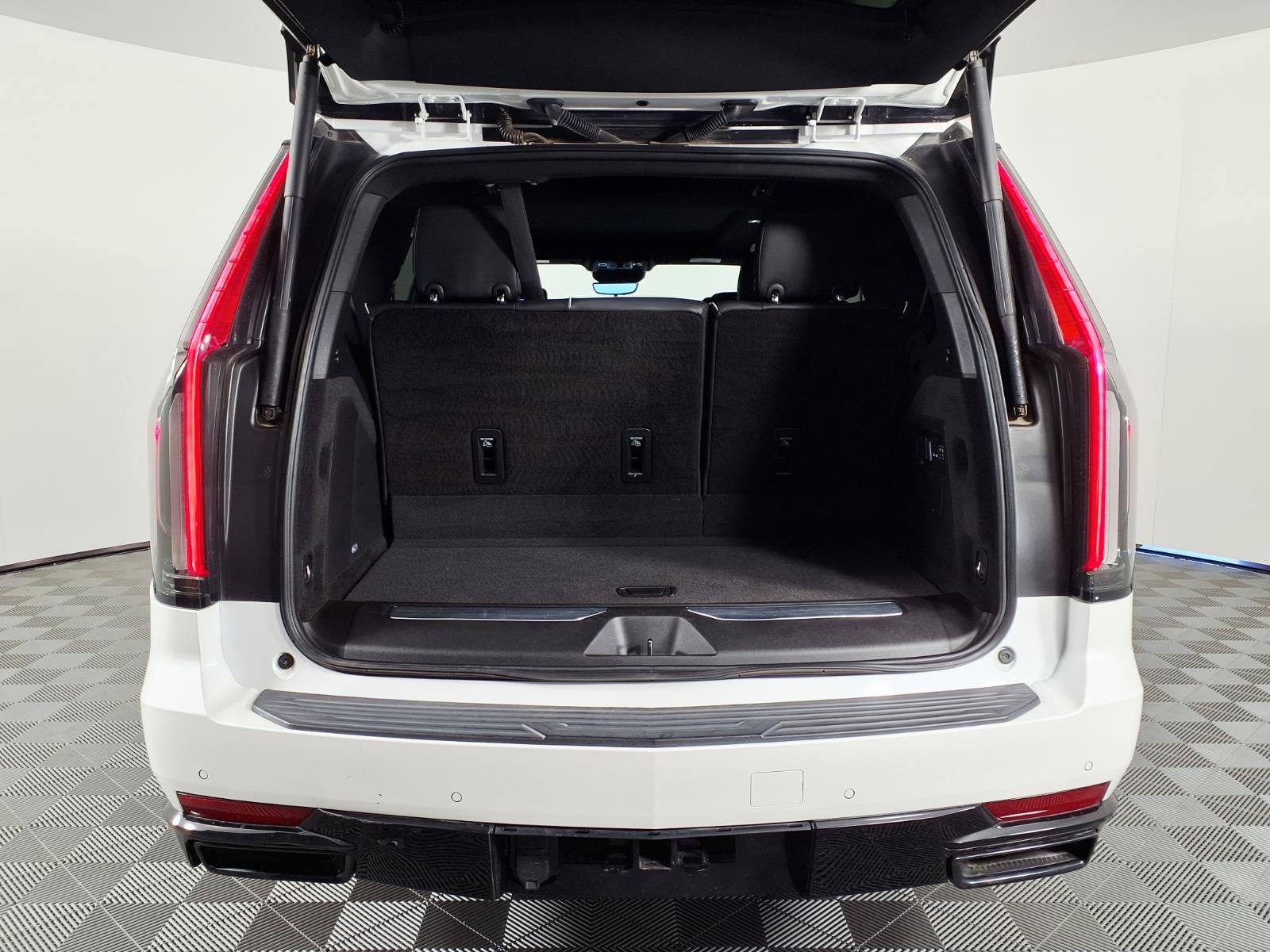 Certified 2024 Cadillac Escalade Sport w/ LPO, ONYX Package AWD/4WD image 8