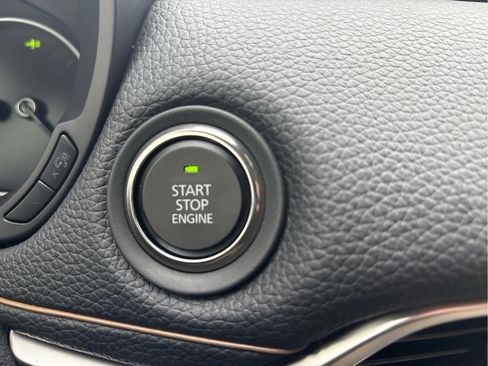 Certified 2025 MAZDA CX-90 3.3 Turbo w/ Preferred Package image 9