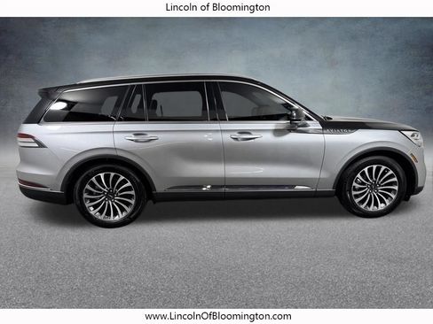 Used 2023 Lincoln Aviator Reserve w/ Equipment Group 201A AWD/4WD image 9