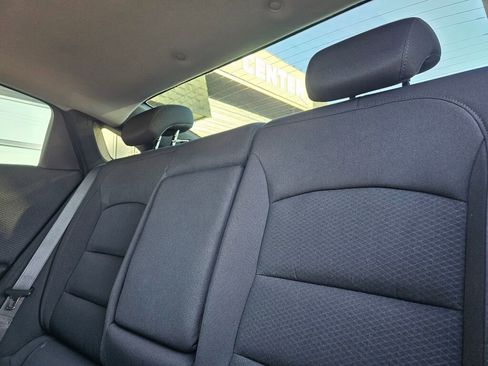 Used 2021 Chevrolet Malibu LT FWD image 18