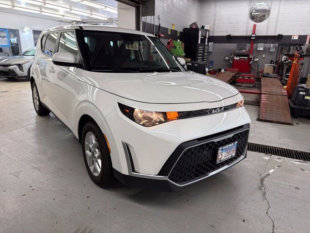 Certified 2024 Kia Soul LX w/ Option Group 015 FWD image 7