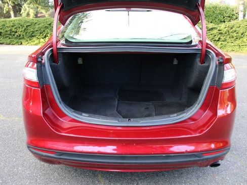 Used 2014 Ford Fusion SE w/ Equipment Group 202A image 17