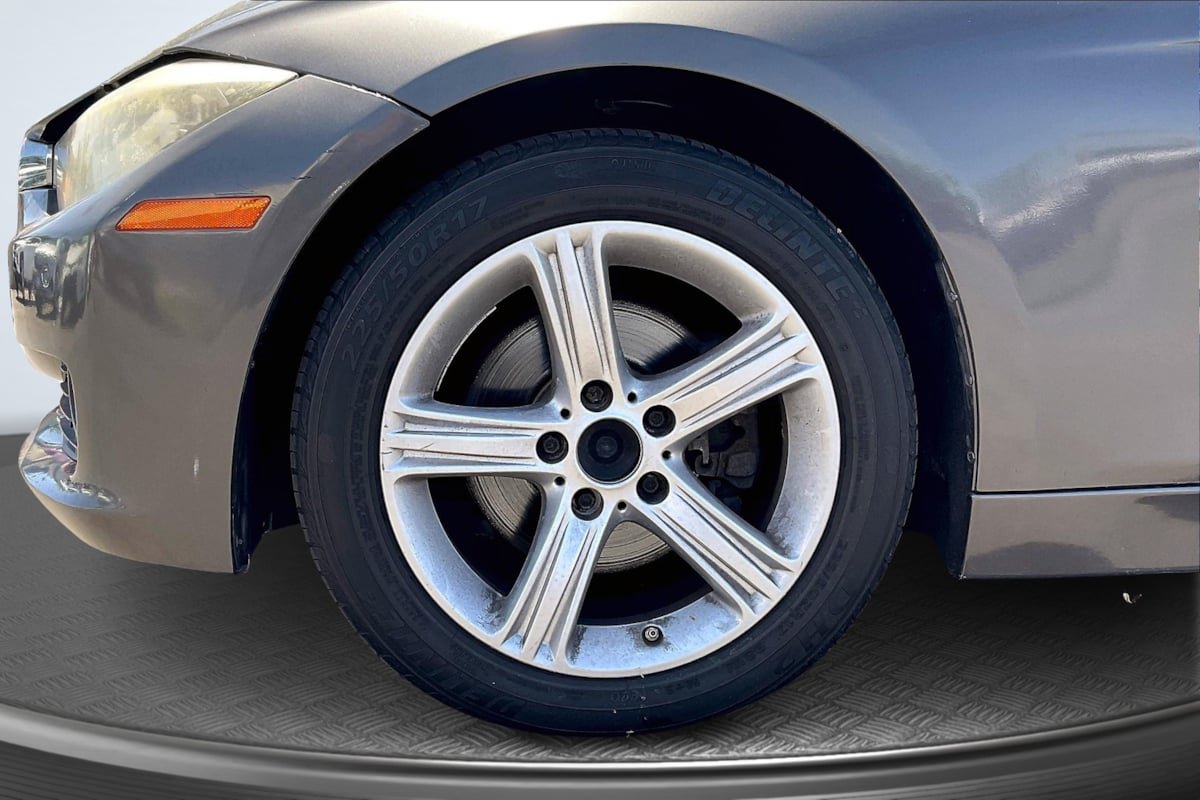Used 2015 BMW 328i Sedan RWD image 9