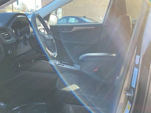Used 2025 Ford Escape Active image 31