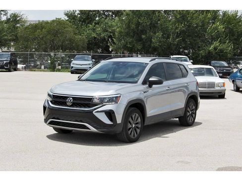 Certified 2024 Volkswagen Taos S w/ MDO Package FWD image 7