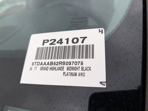 Used 2024 Toyota Grand Highlander AWD image 38