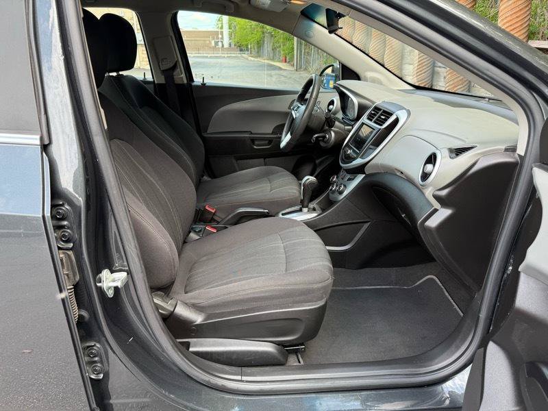 Used 2020 Chevrolet Sonic LT FWD image 32