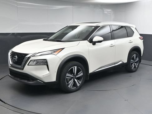 Certified 2023 Nissan Rogue SL w/ SL Premium Package AWD/4WD image 3