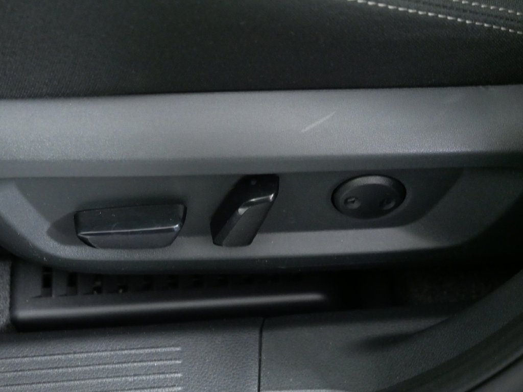 Used 2023 Nissan Rogue SV AWD/4WD image 22