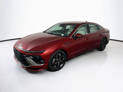 Used 2025 Hyundai Sonata SEL FWD image 3