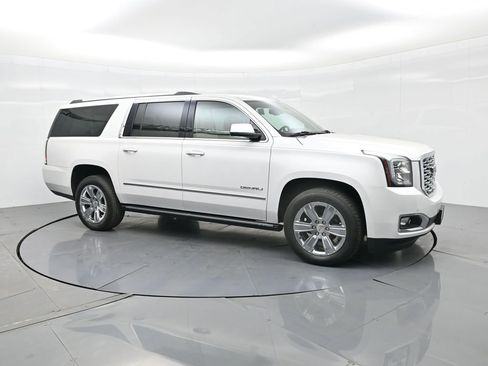Used 2020 GMC Yukon XL Denali w/ Open Road Package image 4
