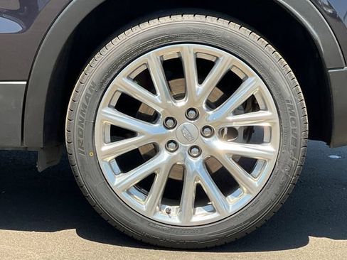 Used 2023 Cadillac XT4 Premium Luxury FWD image 38