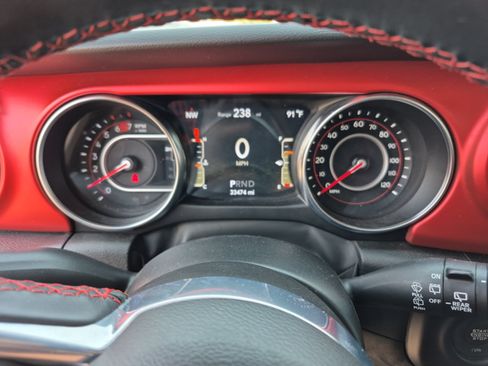 Used 2022 Jeep Wrangler Rubicon AWD/4WD image 10