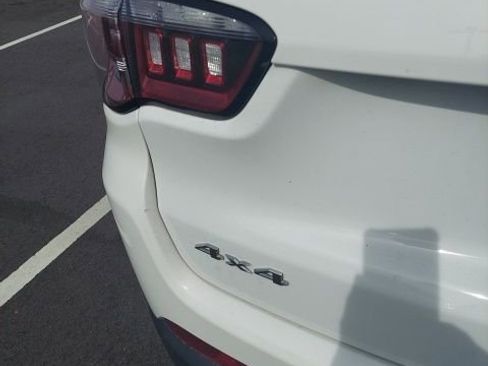 Used 2024 Jeep Compass Latitude image 17