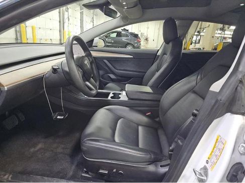 Used 2023 Tesla Model 3 Standard Range image 6