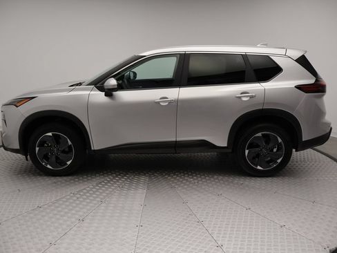 Used 2025 Nissan Rogue SV FWD image 12