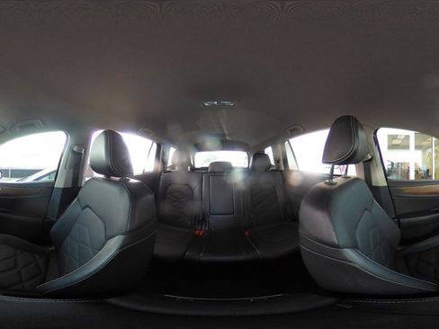 Used 2025 Volkswagen Atlas SE image 45