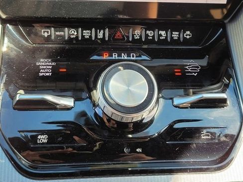 New 2023 Jeep Grand Wagoneer Series III AWD/4WD image 20