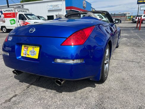 Used 2006 Nissan 350Z Touring RWD image 11