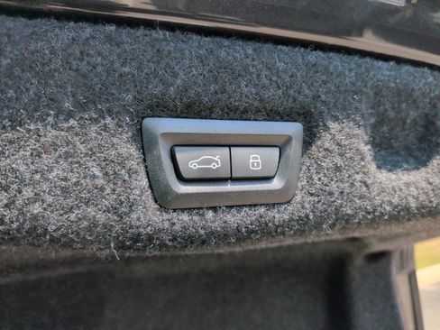 Certified 2024 BMW 540i xDrive w/ Executive Package image 41