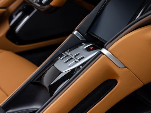 Used 2025 Ferrari Roma Spider RWD image 31