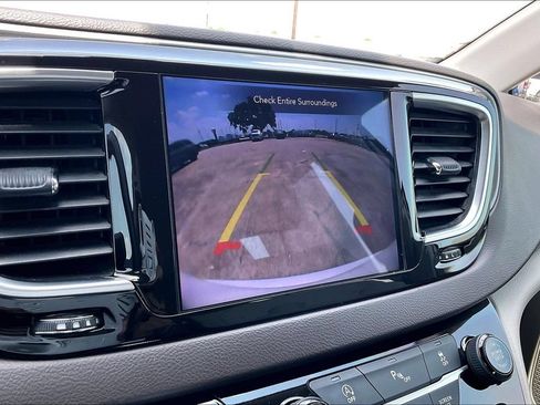 Certified 2019 Chrysler Pacifica Touring-L Plus FWD image 13