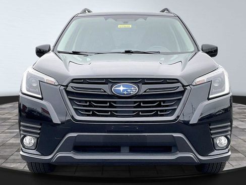 Used 2023 Subaru Forester Premium image 4