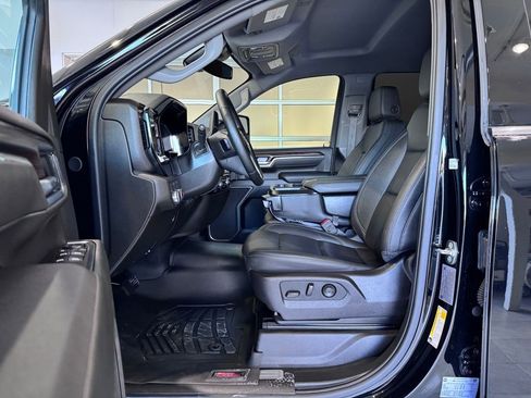 Certified 2025 GMC Sierra 2500 SLT image 9