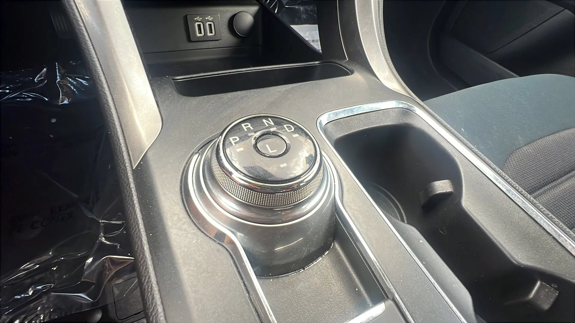 Used 2019 Ford Fusion SE FWD image 17