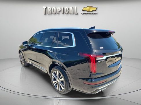Used 2020 Cadillac XT6 Premium Luxury FWD image 3