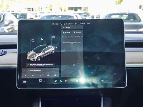 Used 2018 Tesla Model 3 Long Range image 12