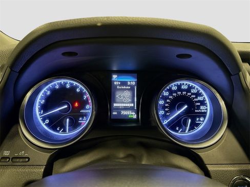 Used 2019 Toyota Camry LE image 14