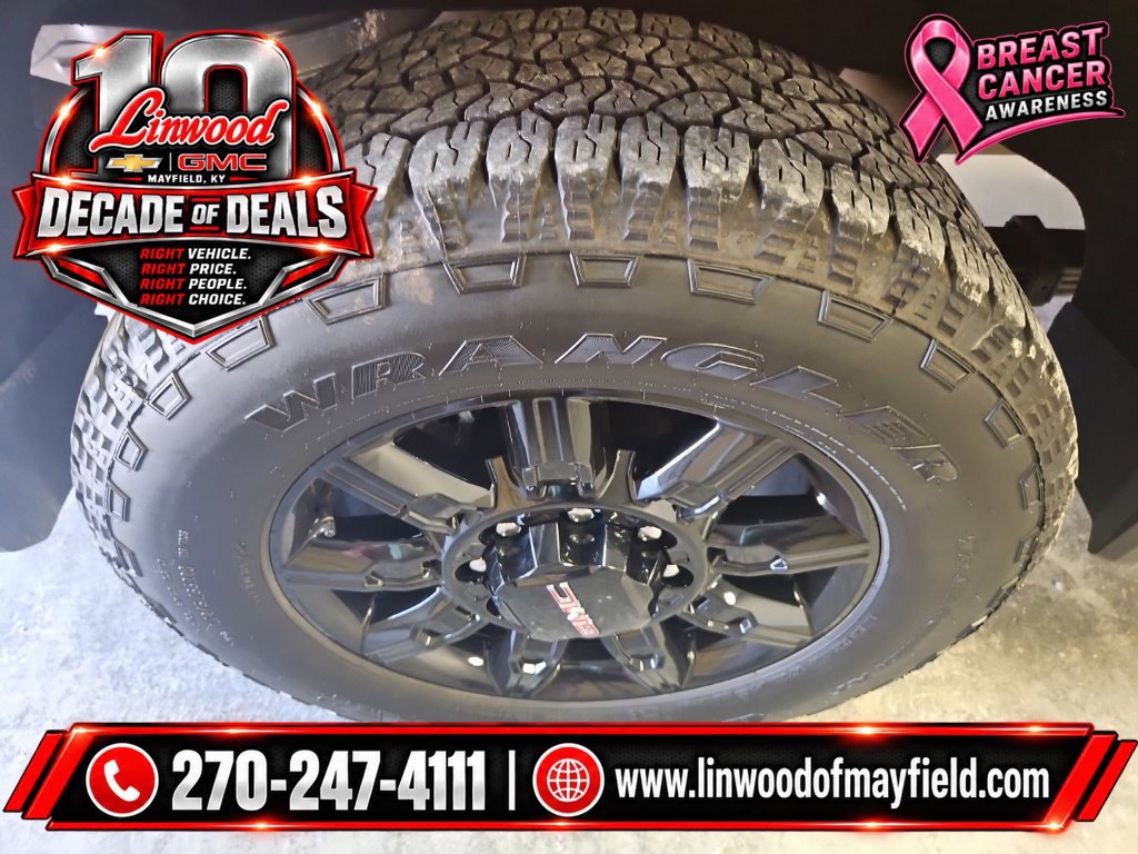 Used 2025 GMC Sierra 2500 AT4 w/ AT4 Premium Plus Package AWD/4WD image 8