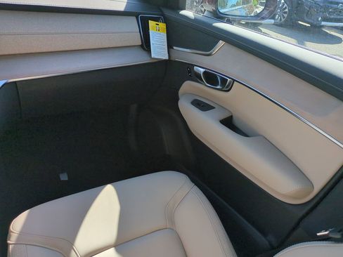 New 2026 Volvo XC90 B6 Plus image 15