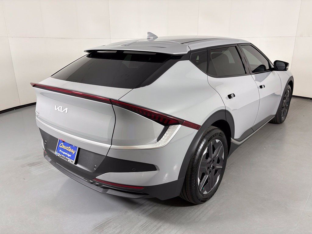 New 2026 Kia EV6 Light RWD image 8