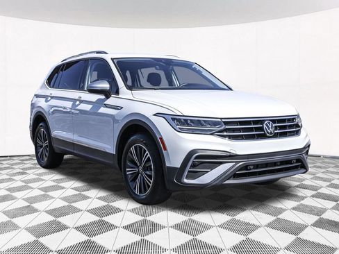 Certified 2024 Volkswagen Tiguan Wolfsburg Edition AWD/4WD image 9