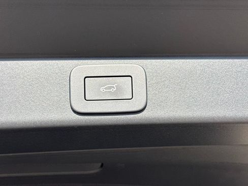 Used 2026 Land Rover Range Rover Sport Dynamic SE AWD/4WD image 6