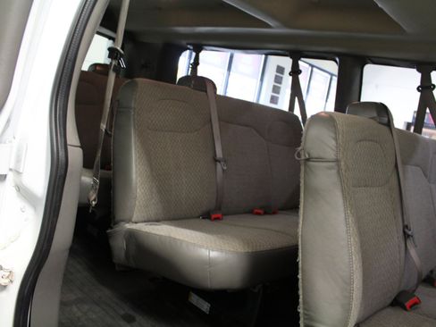 Used 2020 GMC Savana 3500 LT w/ LT Preferred Equipment Group image 23