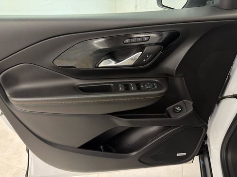 Used 2023 GMC Terrain AT4 w/ Infotainment Package II AWD/4WD image 9